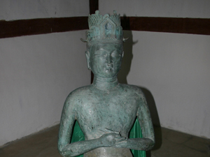 개성 현릉에서 발굴된 태조 왕건 동상