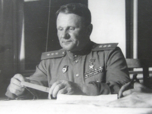 북한에 진주한 소련군 제25군 사령관 치스차코프(Ivan M. Chistiakov) 대장