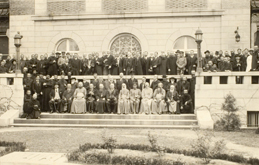 Commemorative picture with Governor-General Saito Makoto at the promotion ceremony of Bishop Bonifacius Sauer of the Benedictine Order (May 1st, 1921)