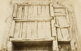 Roof (Okgae) and cover (Cheongae) of wooden coffin and room of grave goods
