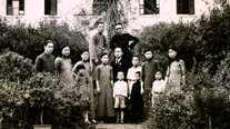 Kim Uihan family (Wuning-xian, Jiujiang-shi, Jiangxi-sheng, April 21, 1936). First row from left: (unknown), (unknown), Kim’s younger sister Kim Yeongwon, Kim’s wife Jeong Jeonghwa, Kim Uihan