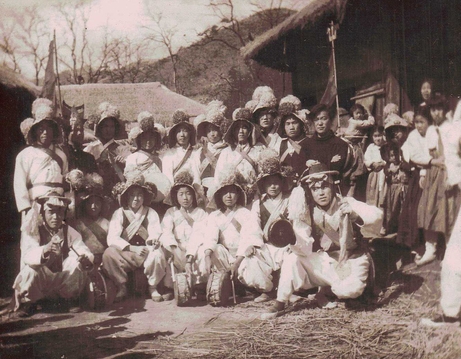 Traditional farming music (Nongak) troupe from Gilseong-ri (village), Buk-myeon Hwasun-gun