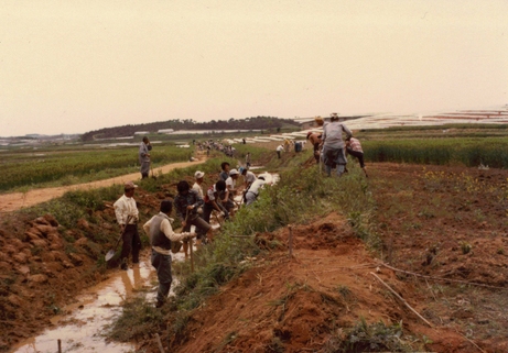 Digging a small stream in a plain – 2